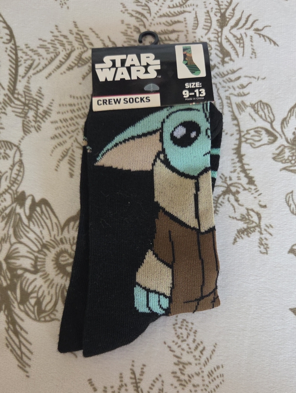 Star Wars Grogu Baby Yoda Crew Socks Size 9-13 NWT
